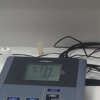 a wtw inolab ph 7110 meter measuring a ph of 5.739 and temperature of 23°c
