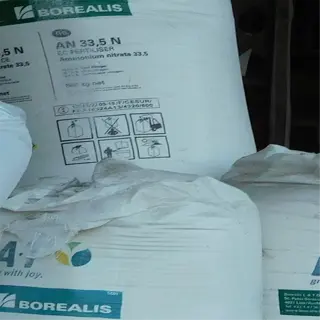 bags of borealis l.a.t. fertilizer with ammonium nitrate 33.5% ratios